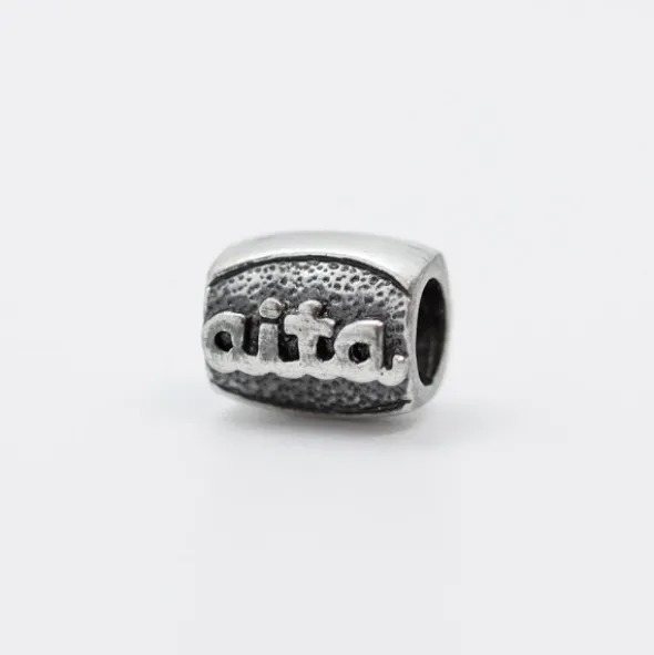 Charm Aita de plata