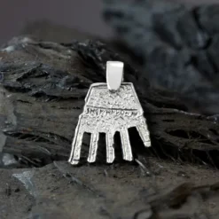 Colgante Mano de Irulegi Plata 20mm y Caucho